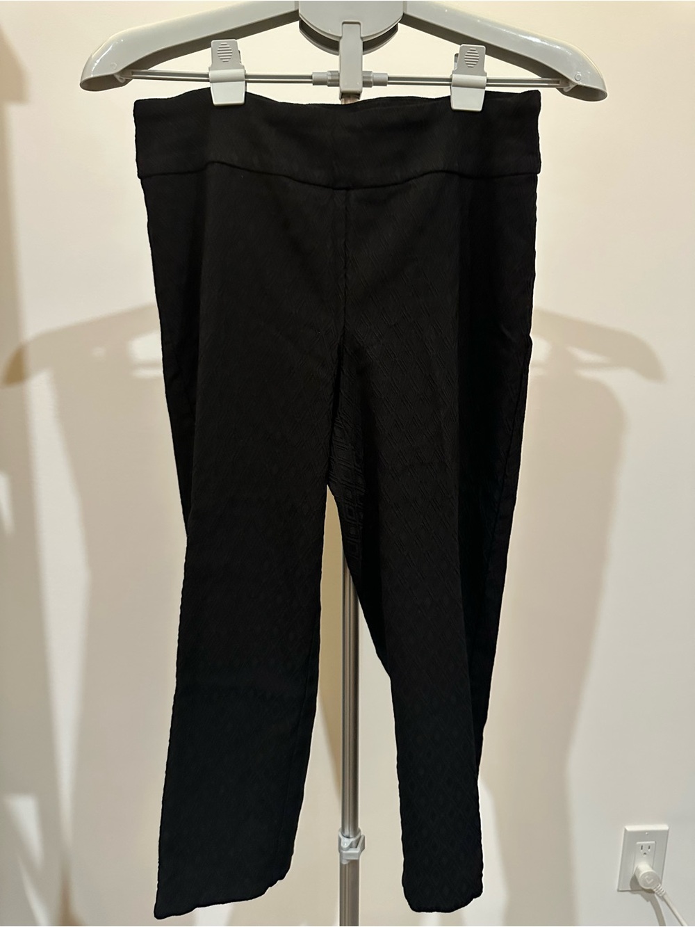 Women’s Black Ankle-Length Cropped Pants
